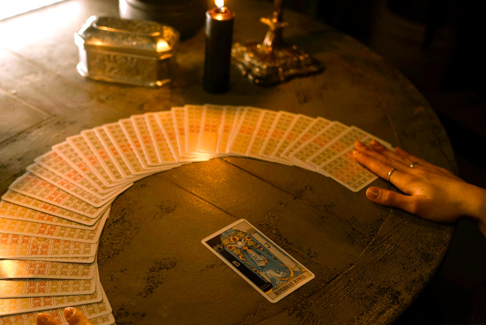 FREE Cartomancy Yes or No: How to Use Playing Cards for Answers